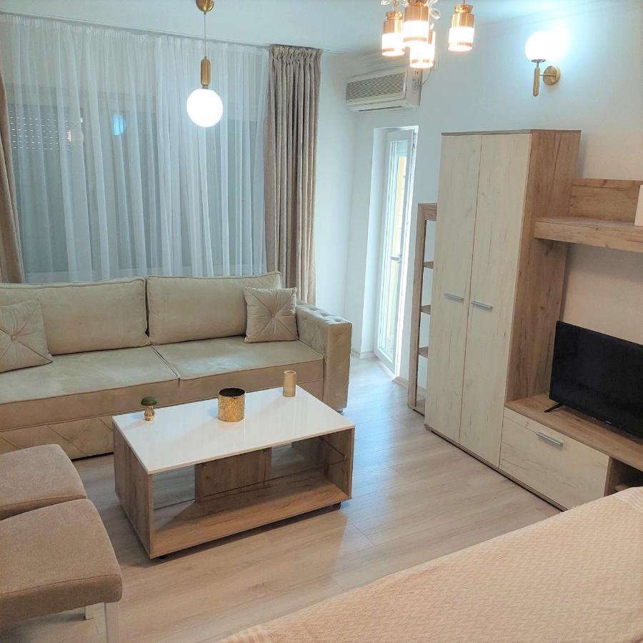 City Lux Square Apartments Скопье Экстерьер фото